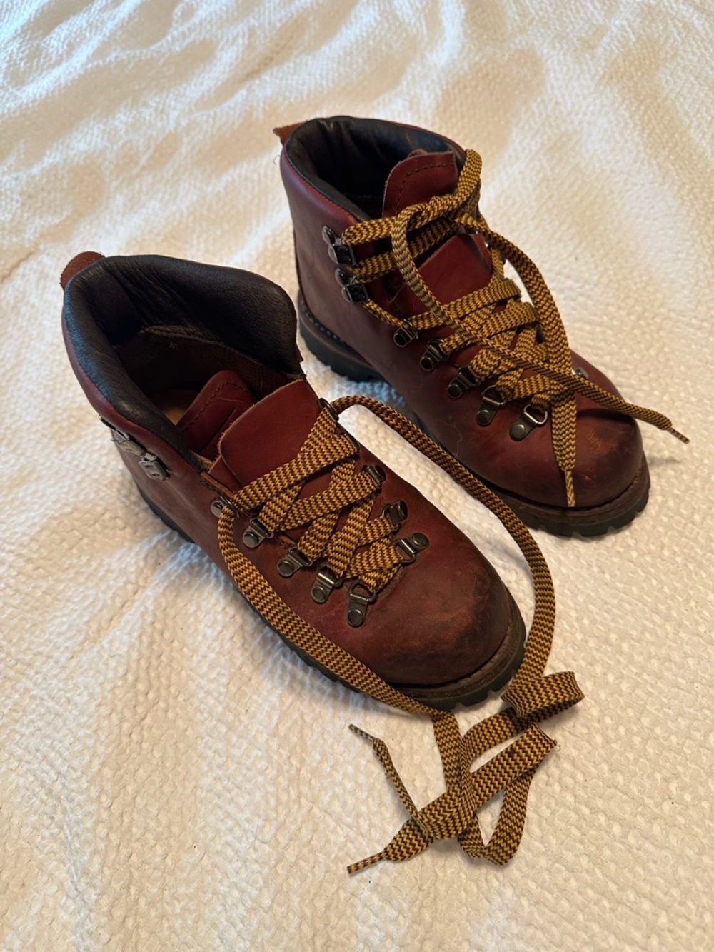 Northlake Mountaineering Leather Hiking Boots in Burgundy with Contrast Laces